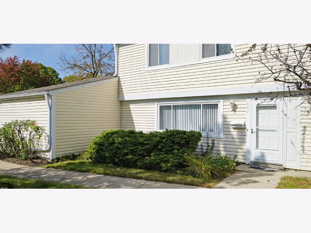 Townhomes & Condos Rented Chelsea Cove Wheeling Illinois, 842 Oxford