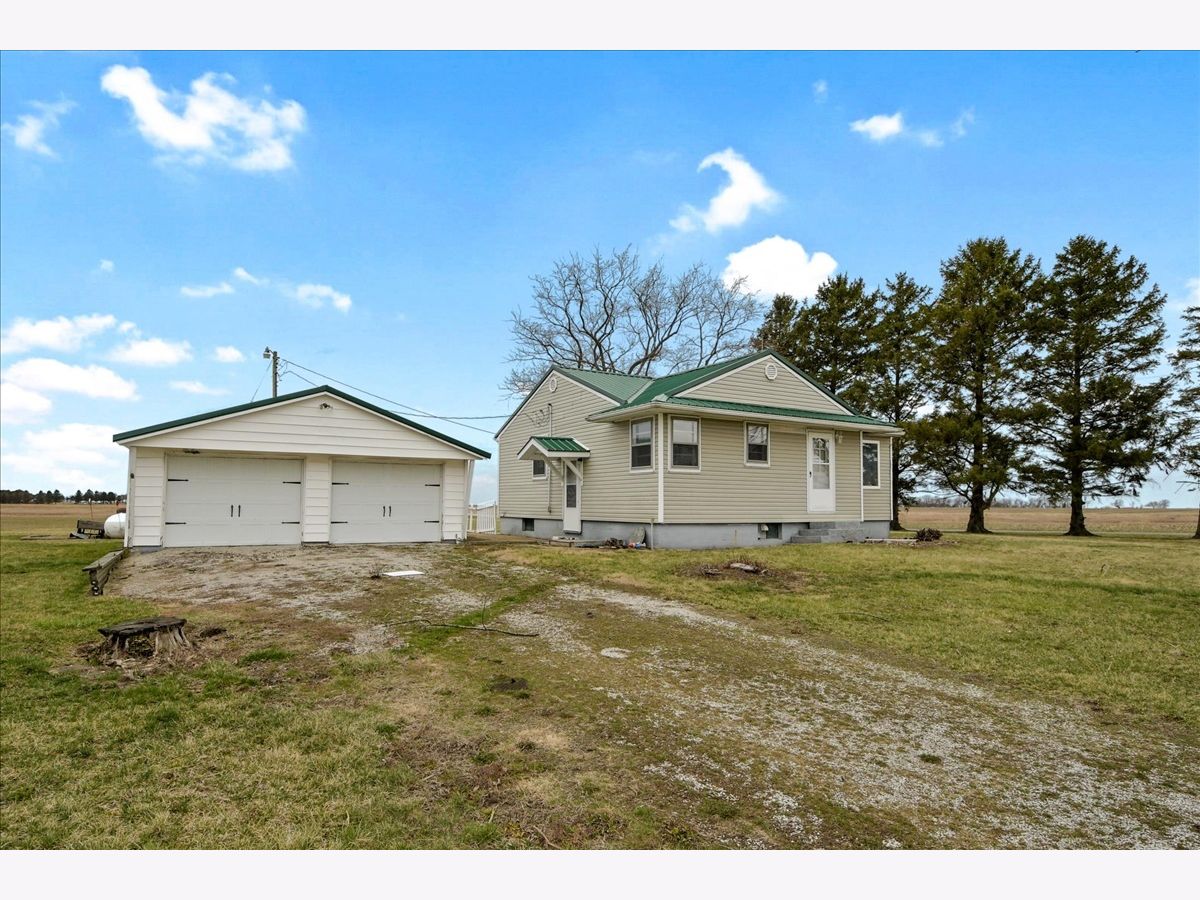 Sold Ivesdale Illinois, 597 County Road 300 E