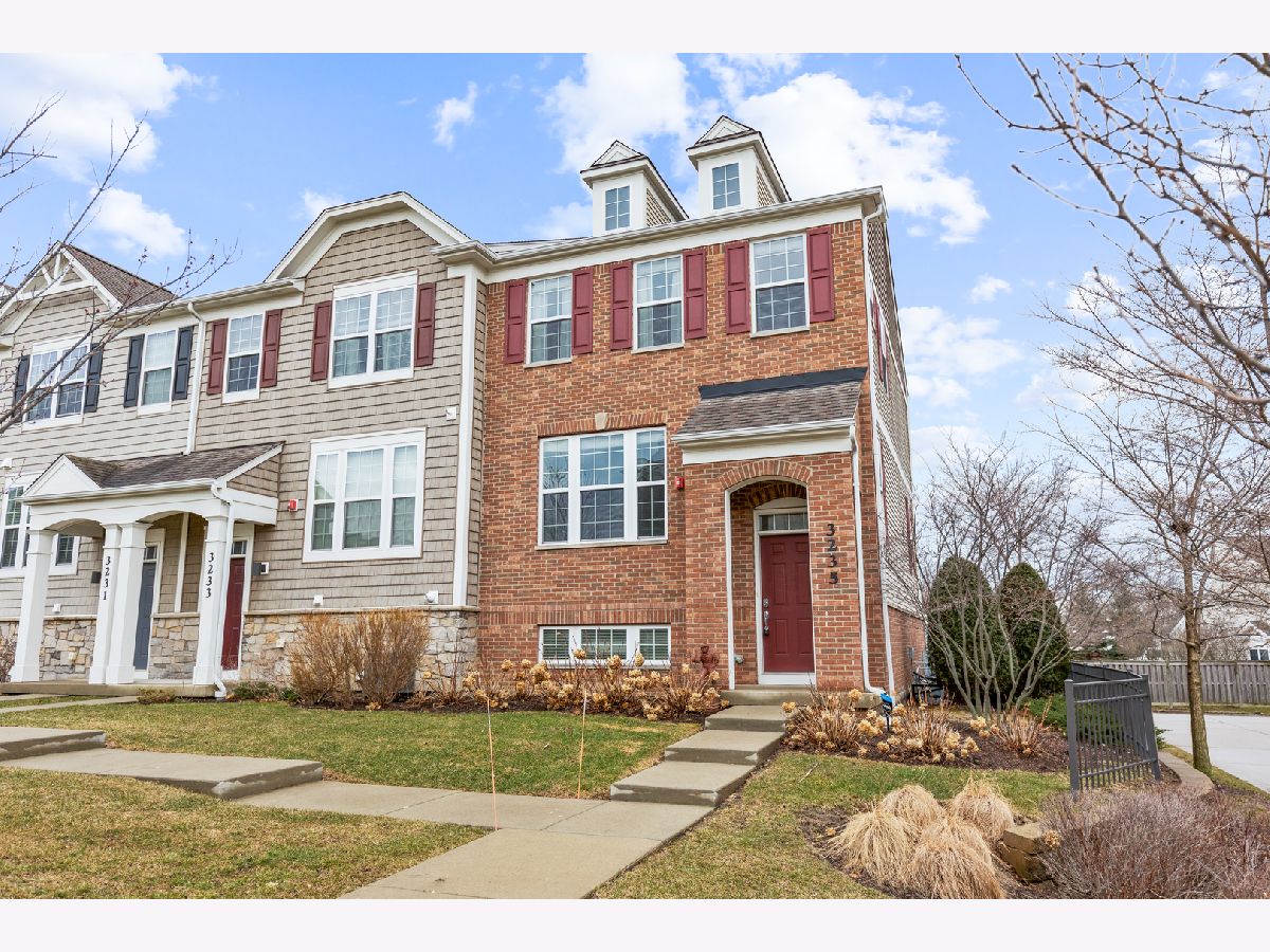 Townhomes & Homes Sold Regency At The Glen Glenview Illinois, 3235 Coral