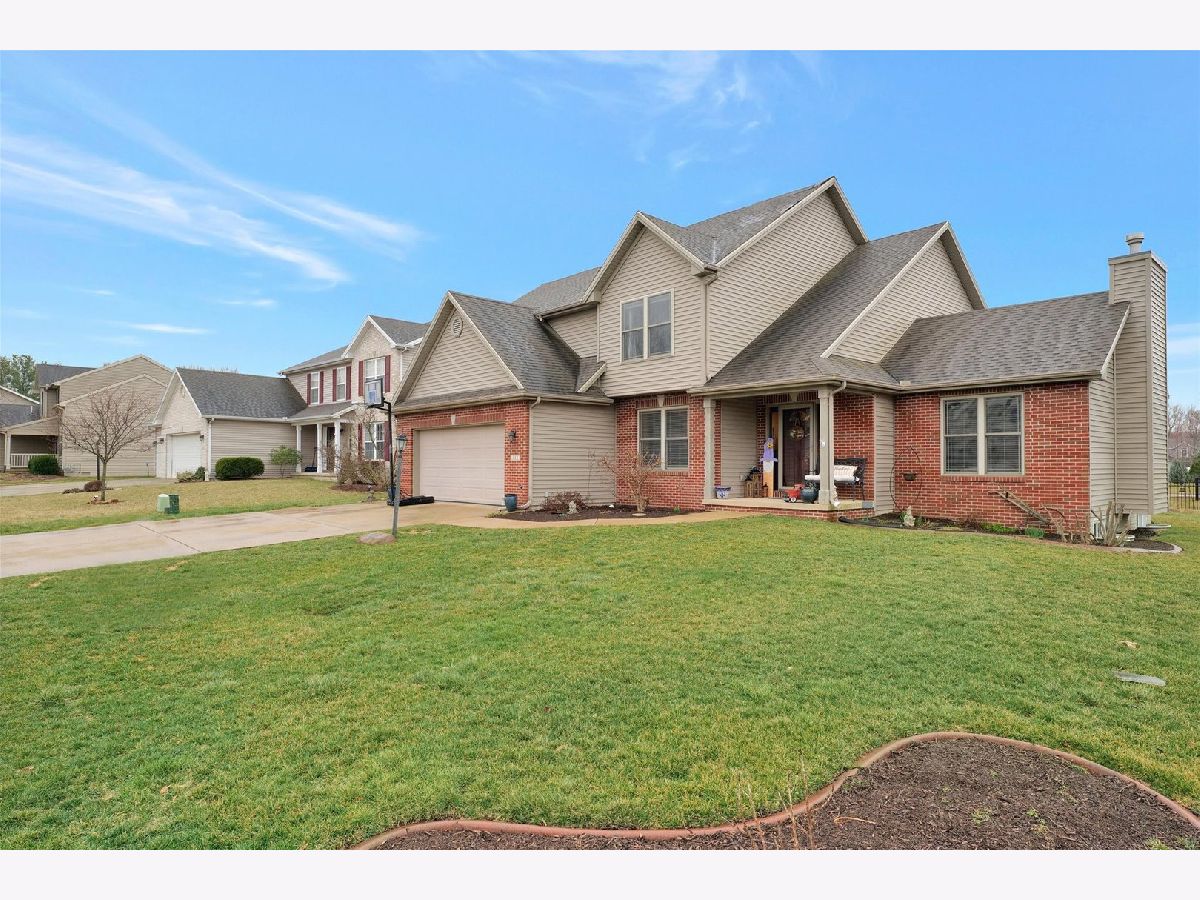 Homes & Condos & Townhomes Sold Ridgepointe Monticello Illinois, 502 Chaucer