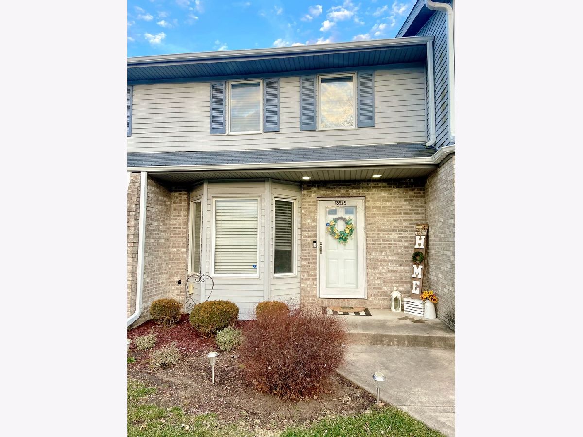 Homes & Condos & Townhomes Sold Marybrook Plainfield Illinois, 13929 Kelly