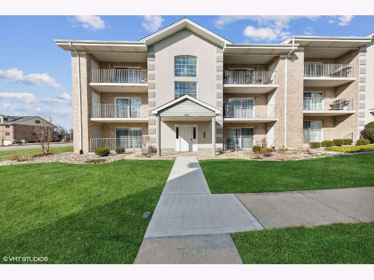 Condominiums Sold Crystal Hills Hickory Hills Illinois, 9140 95th