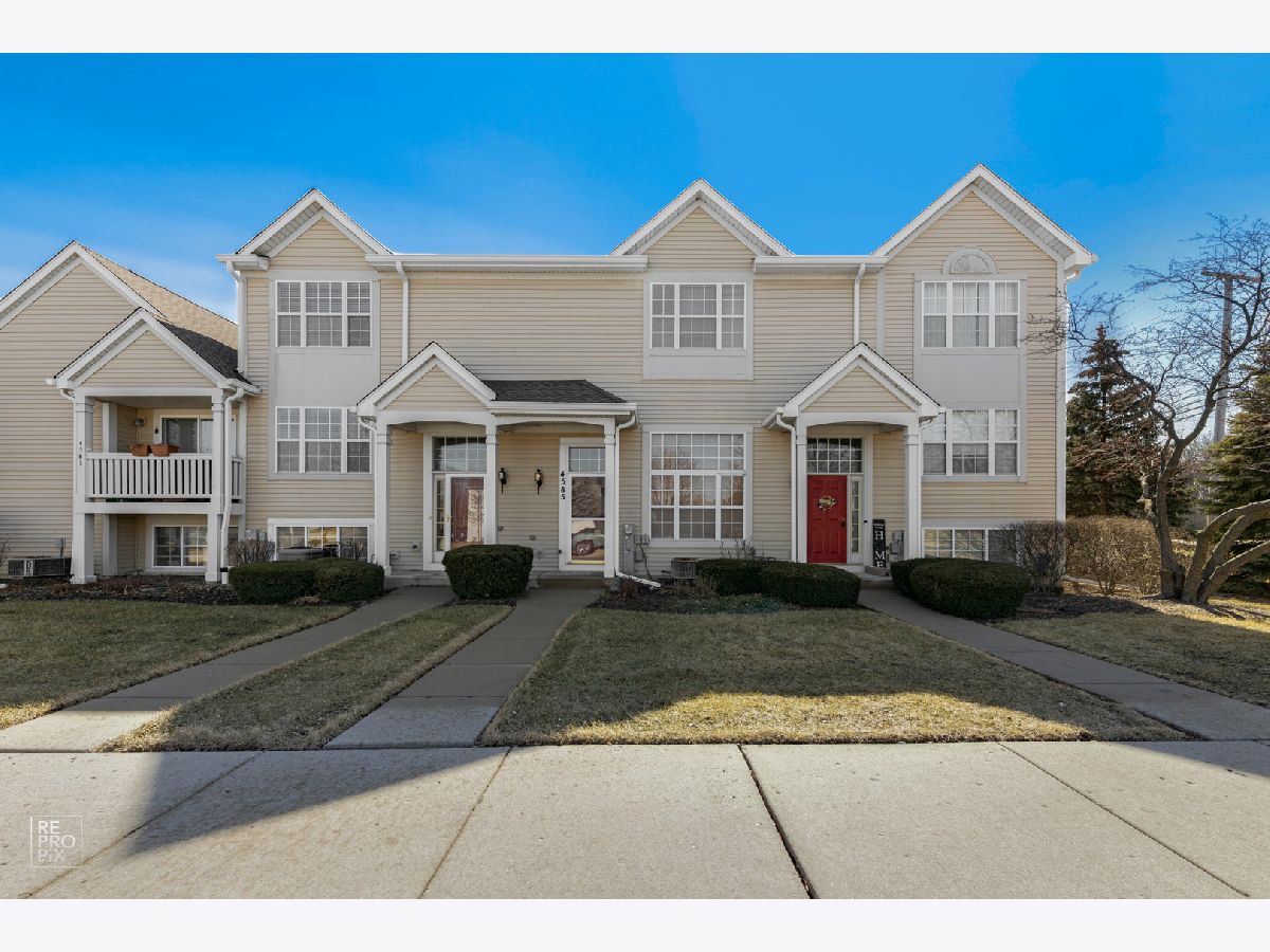 Townhomes & Homes Rented Bayberry Waukegan Illinois, 4585 Hill