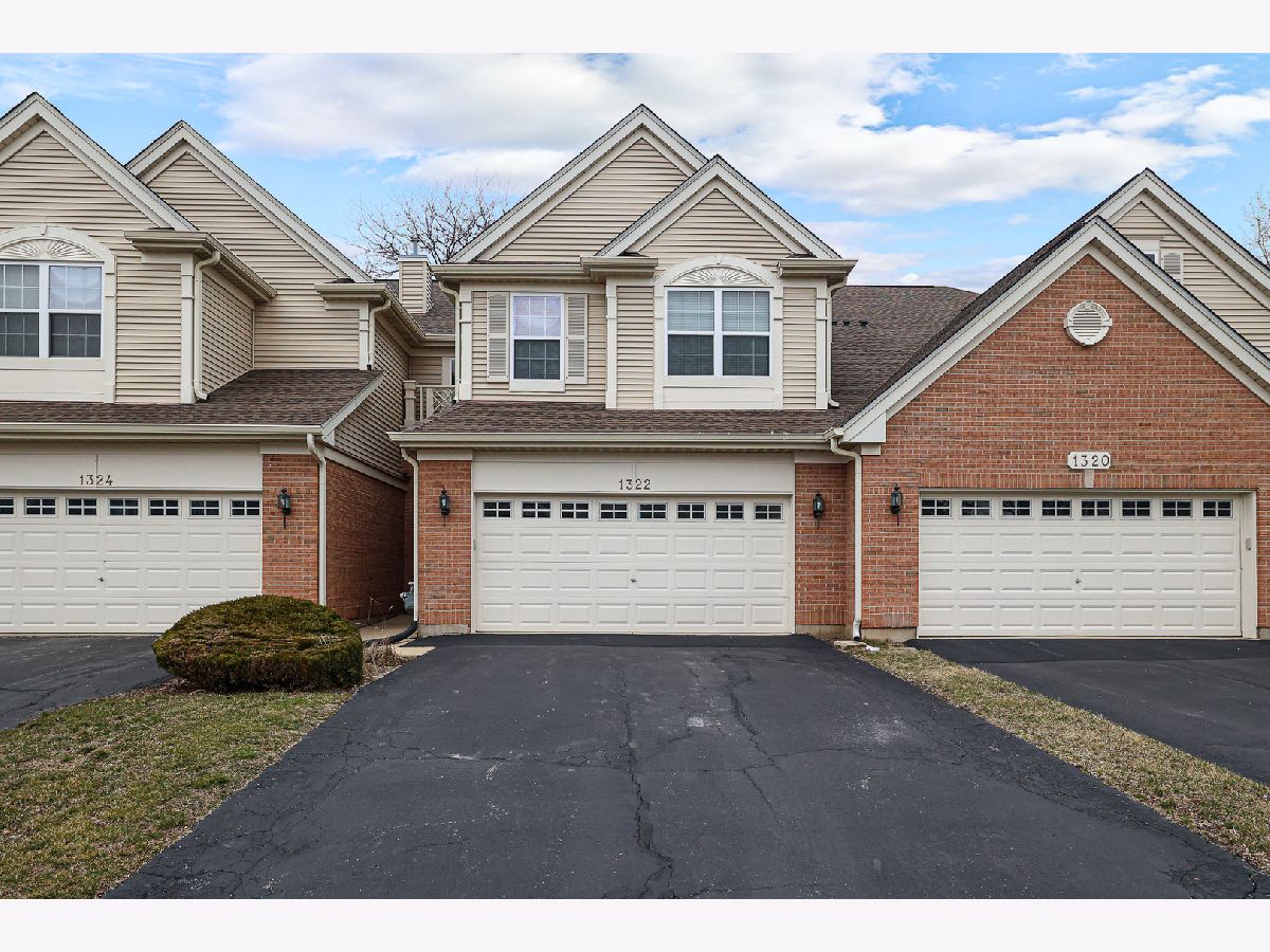 Townhomes Sold Timberline Bartlett Illinois, 1322 Tamarack