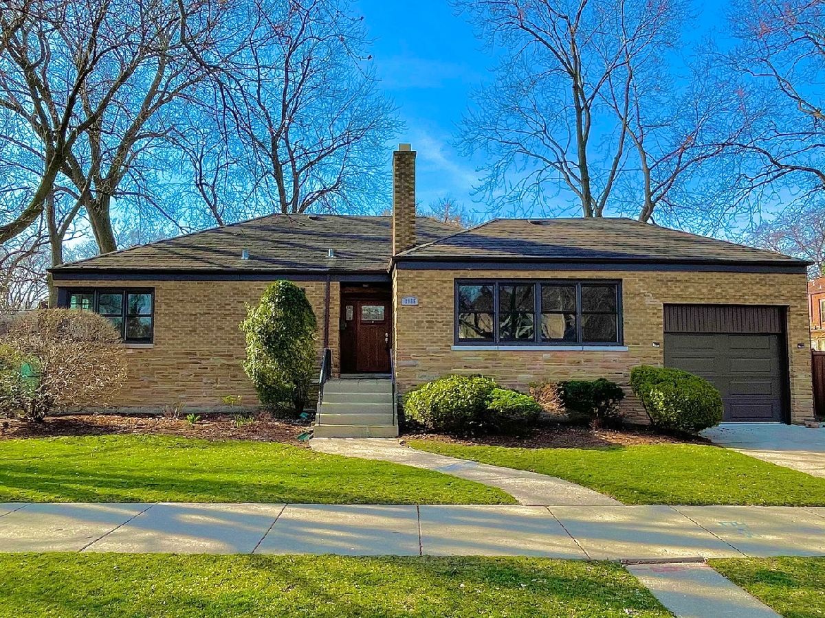 Homes & Condos & Townhomes Rented Budlong Woods Chicago Illinois, 2955 Catalpa