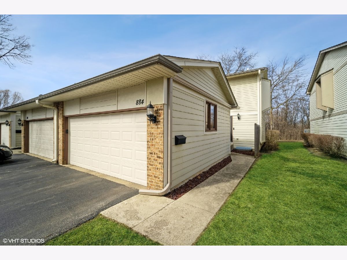 Townhomes Sold Park West Deerfield Illinois, 884 Swan