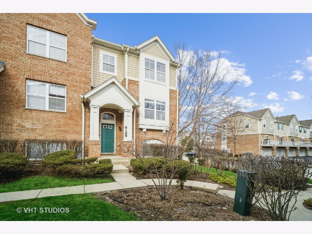 Townhomes & Condos Sold Trafalgar Square Morton Grove Illinois, 6169 Mayfair
