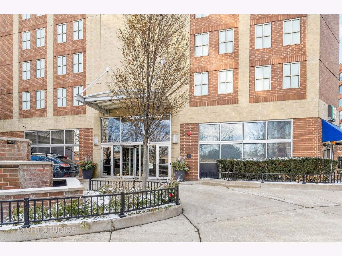 Condominiums Sold Admirals Pointe Chicago Illinois, 645 Kingsbury