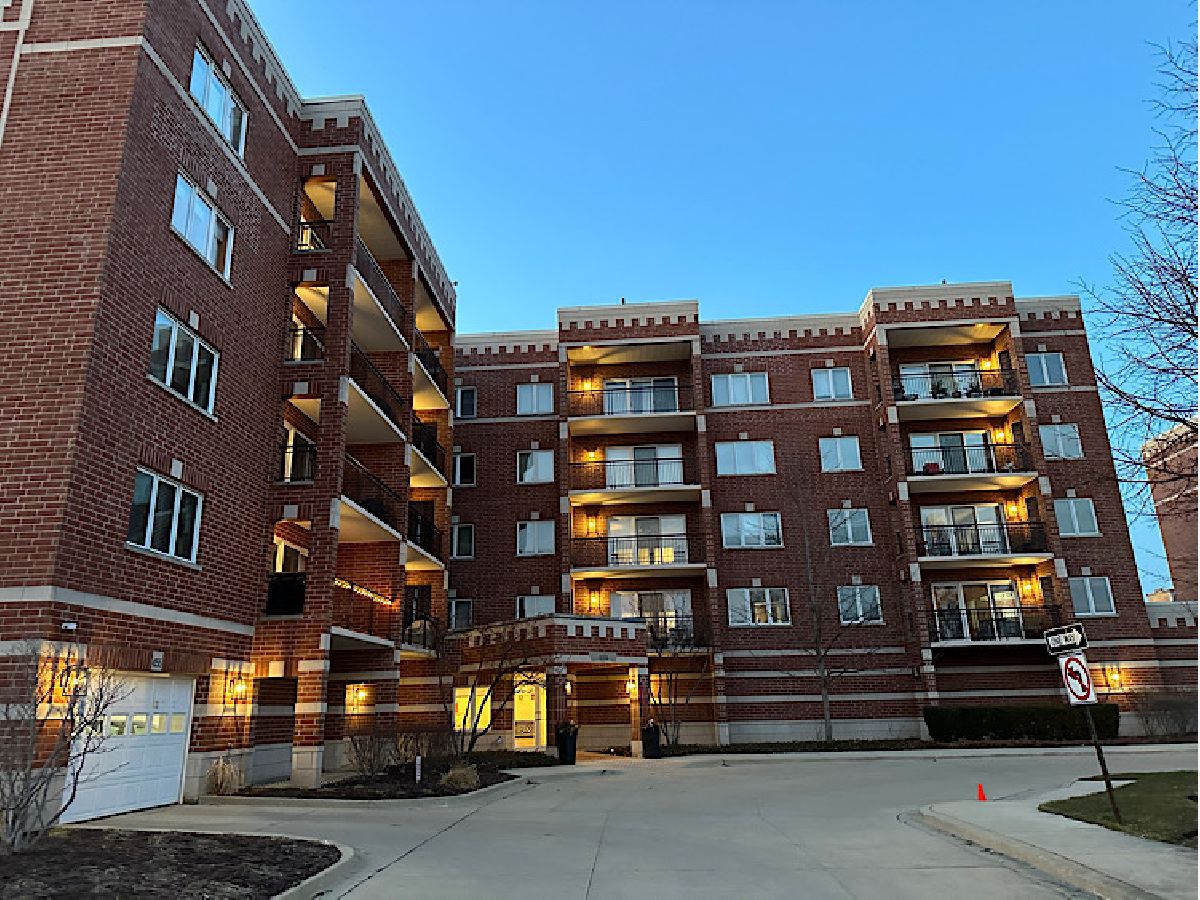 Condominiums Sold Waterford Place Wheaton Illinois, 455 Front