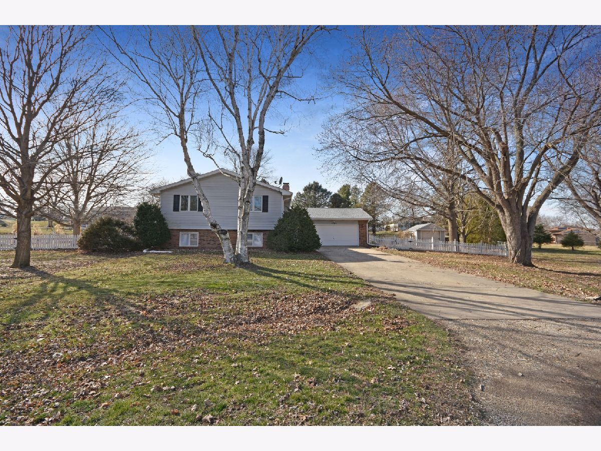 Homes Sold Apollo Acres Bloomington Illinois, 14678 Jupiter