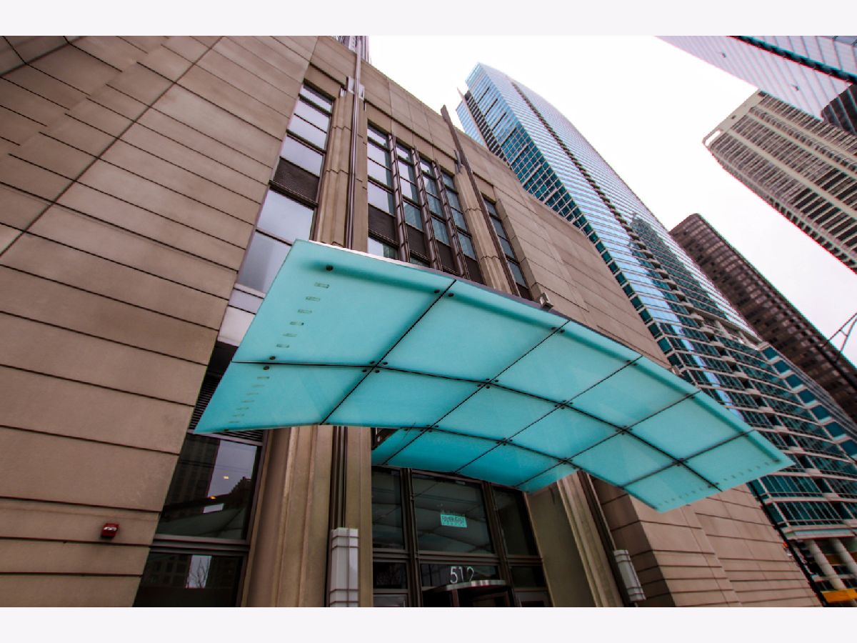 Condominiums Rented River East Chicago Illinois, 512 Mcclurg