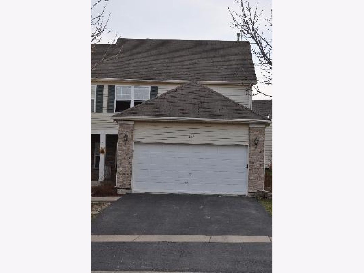Townhomes Sold Hidden Ridge Lake In The Hills Illinois, 1065 Viewpoint