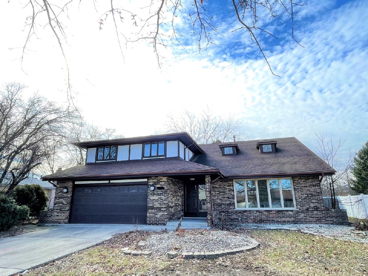 Homes Sold Derby Hills Homer Glen Illinois, 14616 Mustang