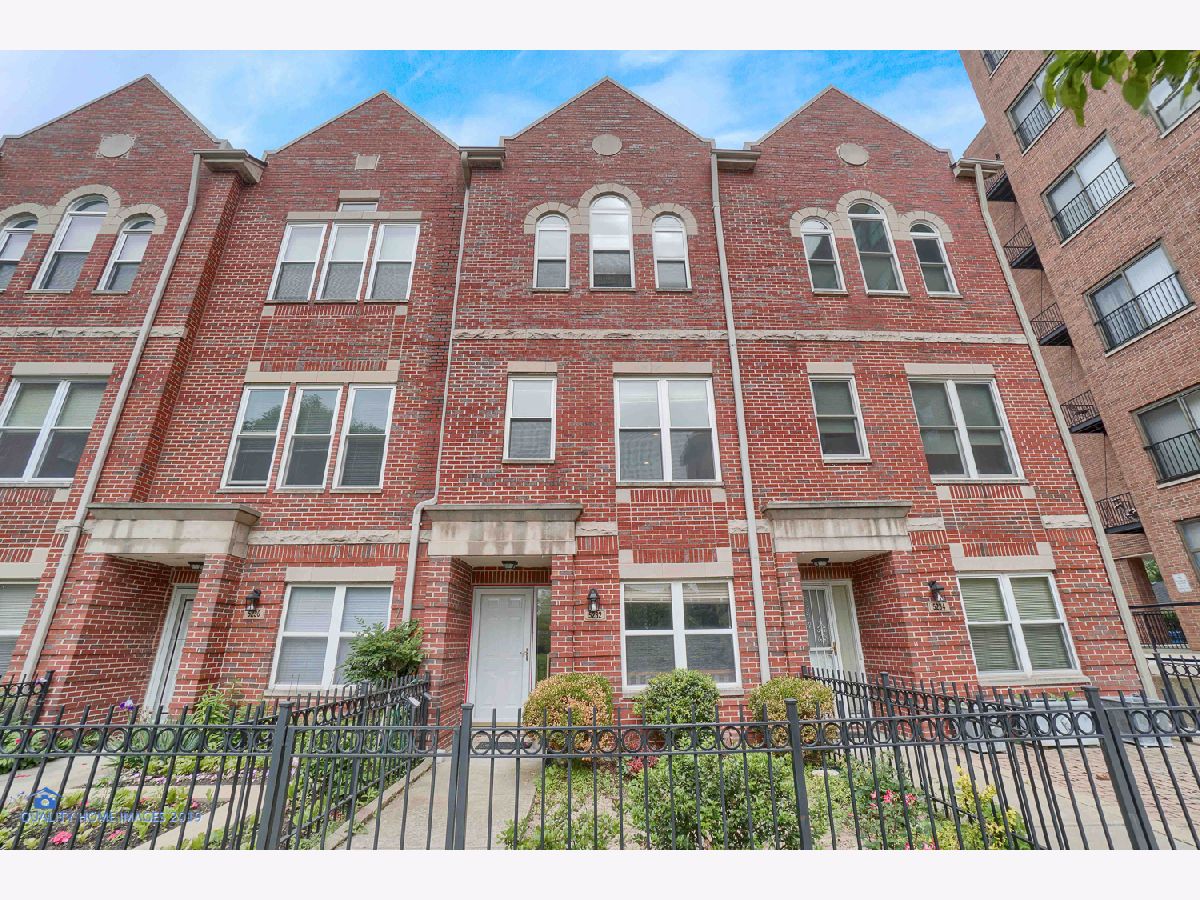 Condos & Townhomes & Homes Sold Renaissance Place Chicago Illinois, 5232 Berkeley