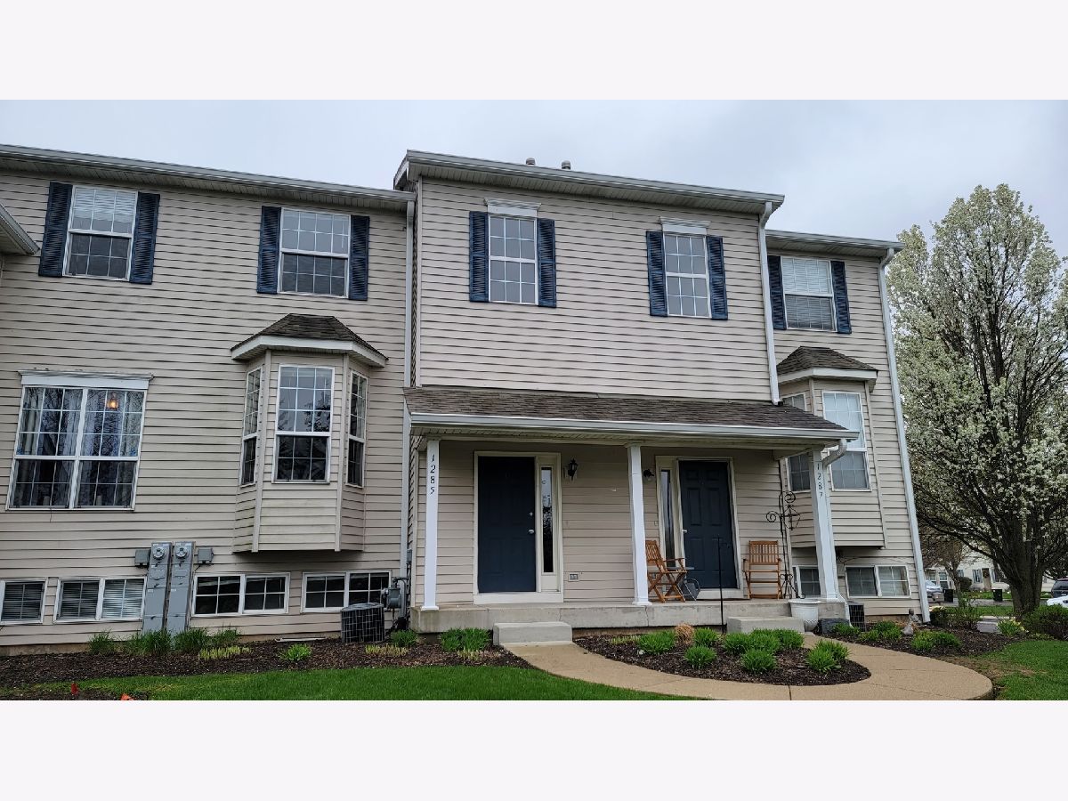 Townhomes & Homes Rented Fox Hill Yorkville Illinois, 1285 Chestnut