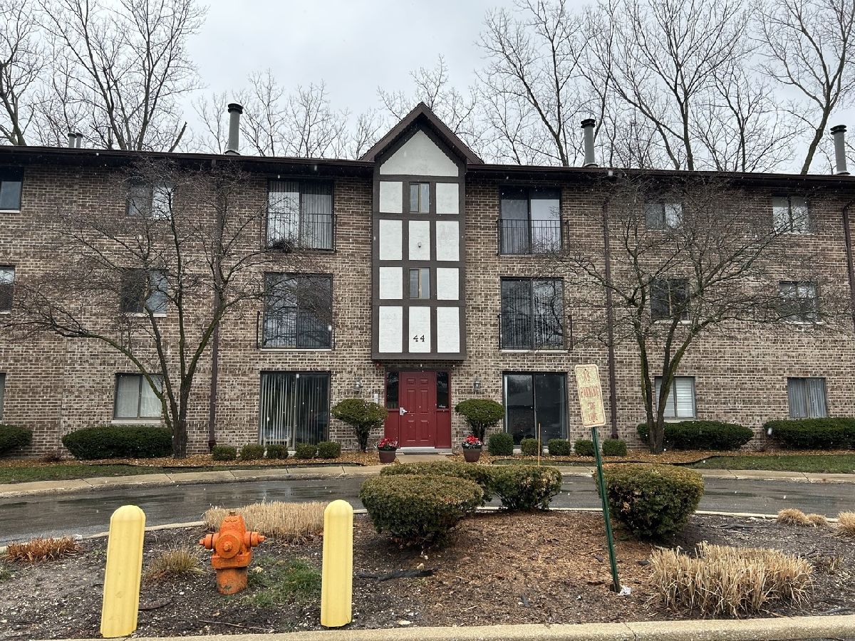 Condominiums Sold Harbor Cove Naperville Illinois, 44 Harbor