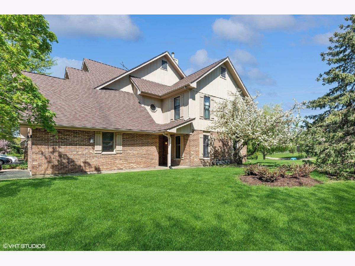 Townhomes & Condos Sold Beck Lake Des Plaines Illinois, 108 Country