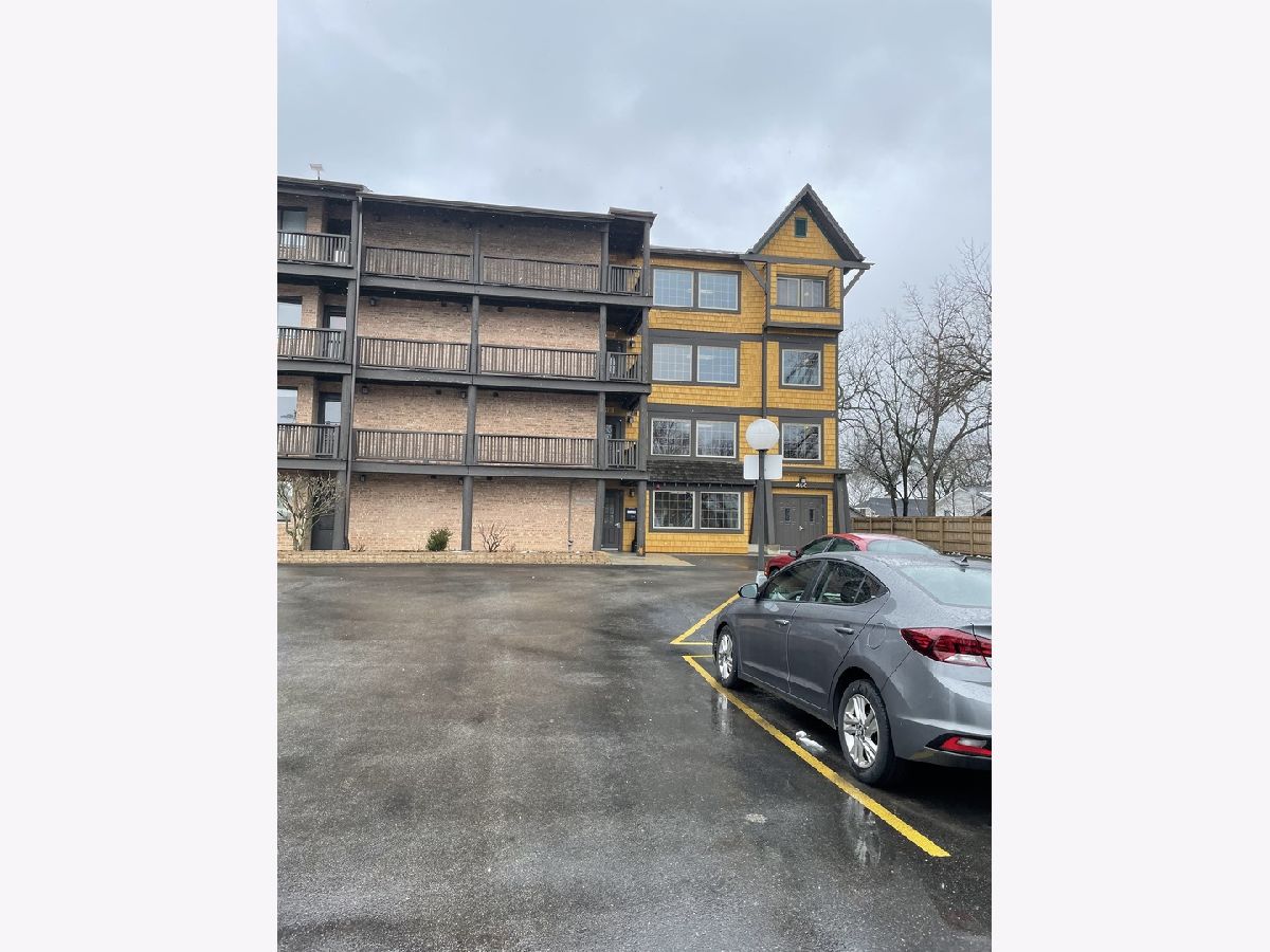 Condominiums Sold Harbour Club Wauconda Illinois, 450 Main