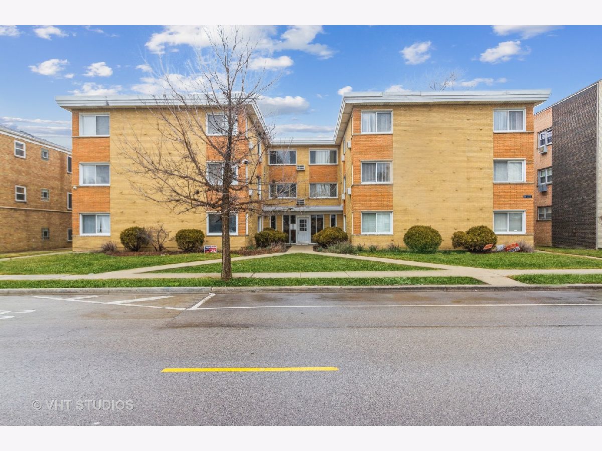 Condominiums Sold Westbury Condominiums Evanston Illinois, 1619 Howard