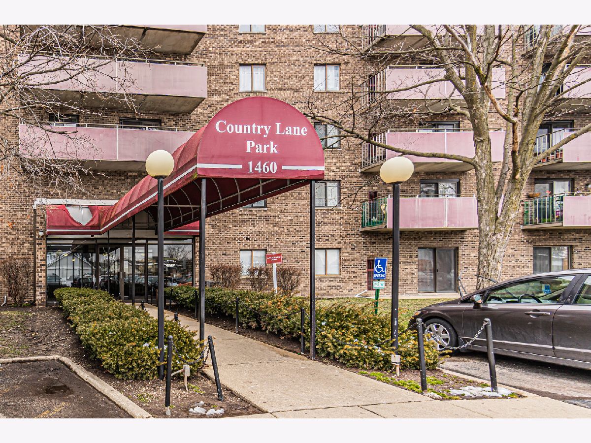 Condominiums Sold Country Lane Park Schaumburg Illinois, 1460 Fairlane