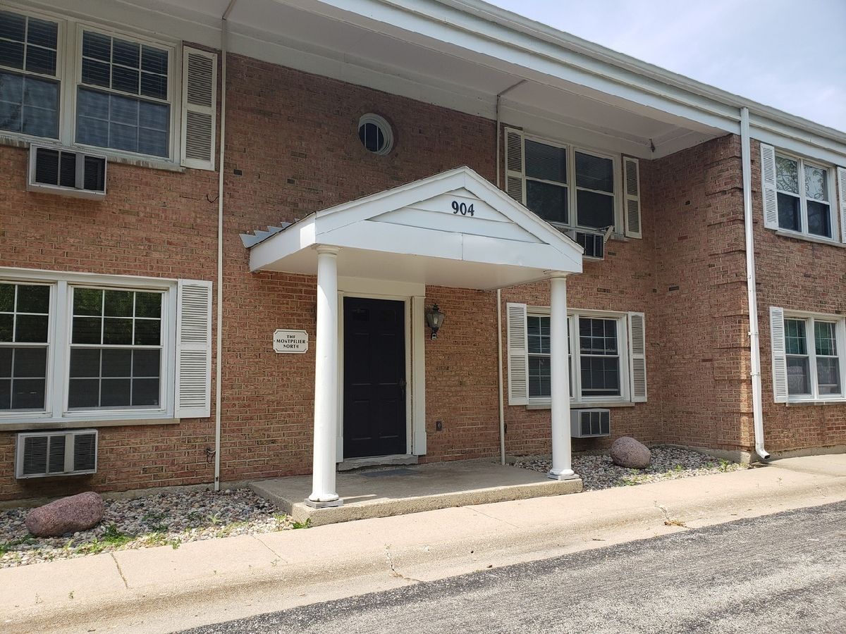 Condominiums Rented Colonial Square Arlington Heights Illinois, 904 Saint James