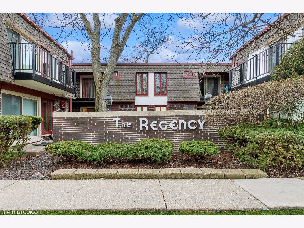 Condos & Townhomes Sold The Regency Deerfield Illinois, 1007 Deerfield
