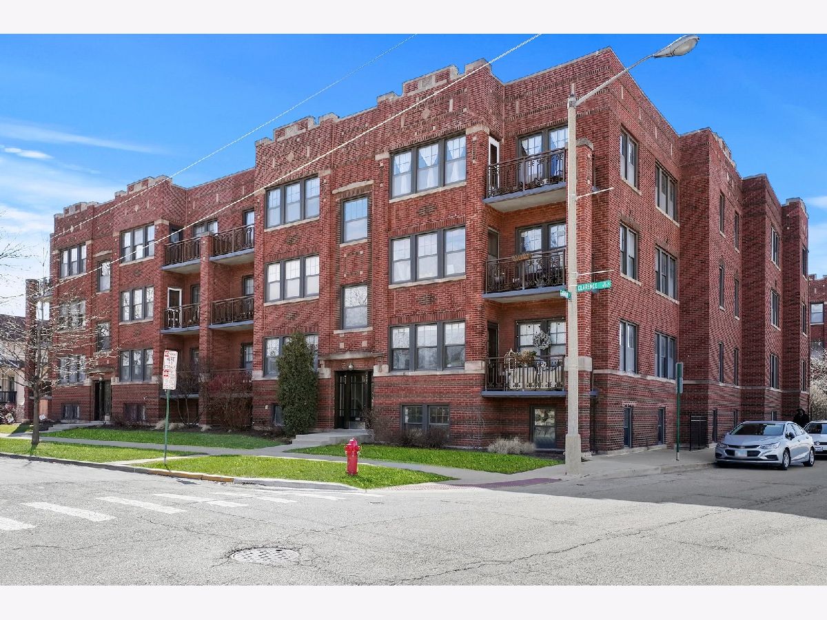 Condominiums Sold Garfield Terrace Oak Park Illinois, 923 Clarence