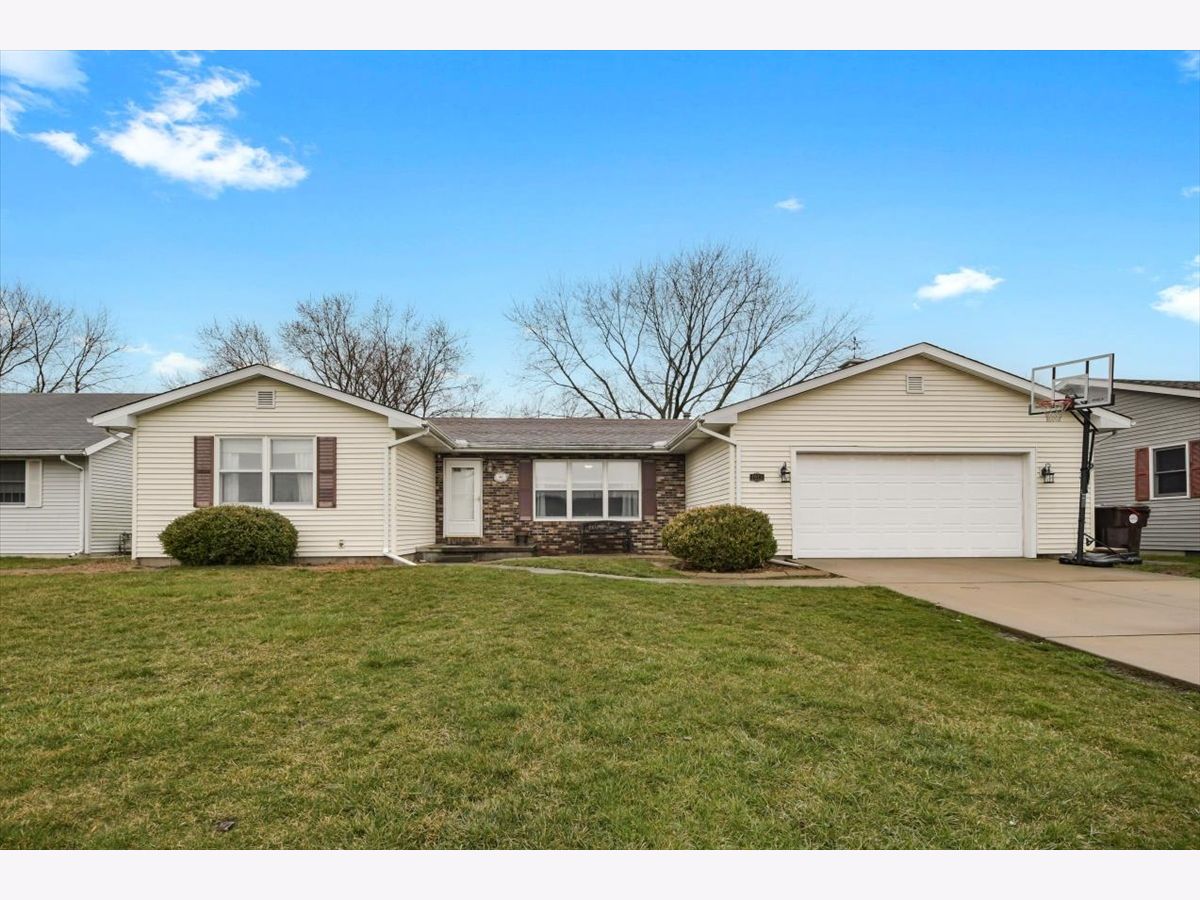 Homes Sold Rolling Acres Rantoul Illinois, 1015 Cambridge
