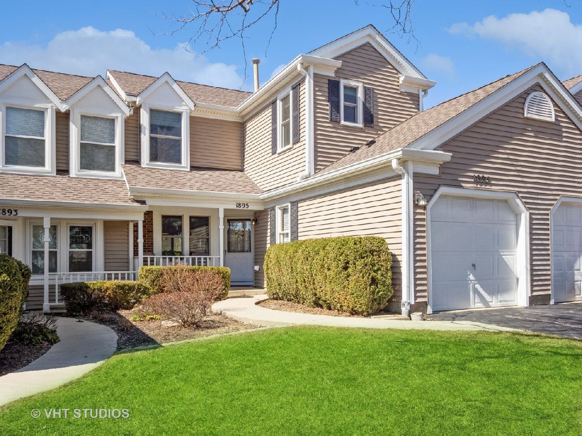 Townhomes & Condos Sold Hamptons Elk Grove Village Illinois, 1895 Pebble Beach