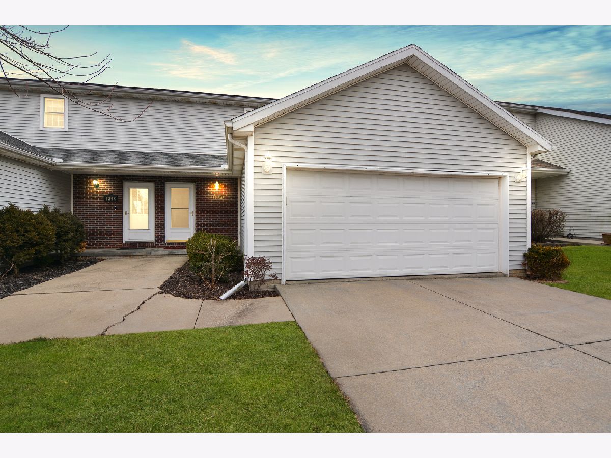 Condos & Townhomes Sold Beacon Hill Normal Illinois, 1238 Beacon Hill