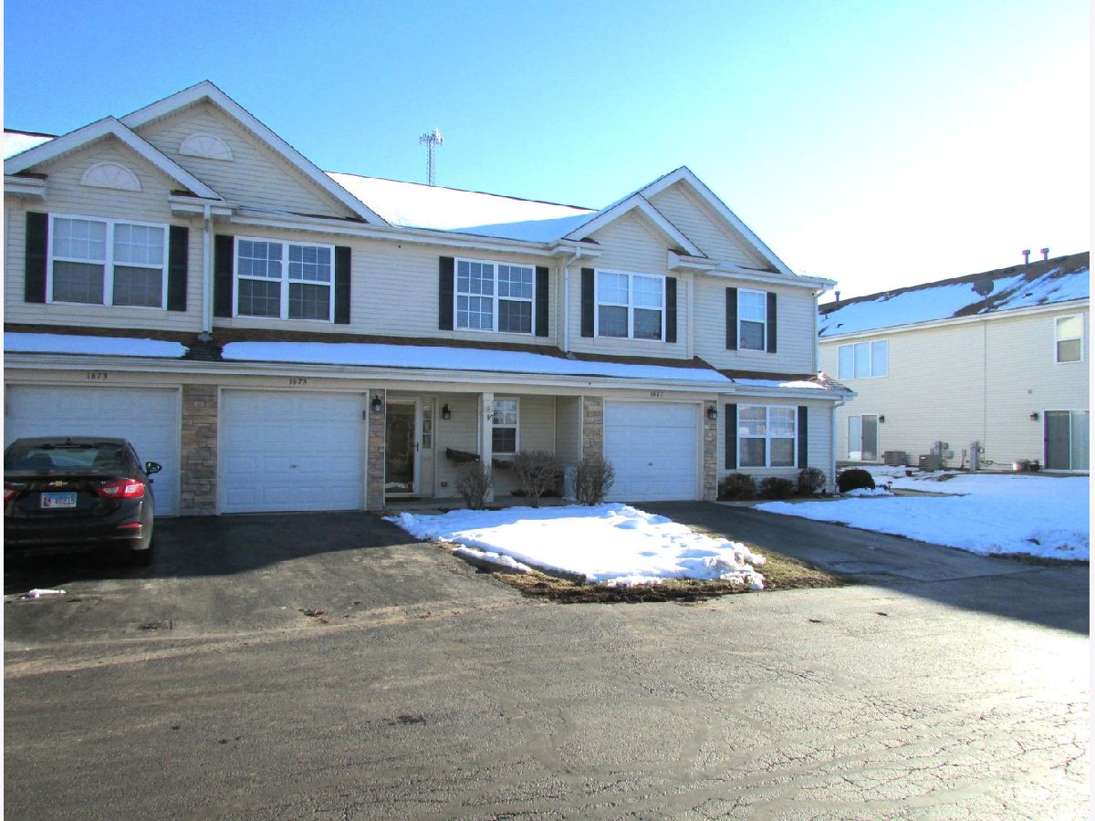 Homes & Condominiums Sold Oakbrook Woods Belvidere Illinois, 1675 Chrysler