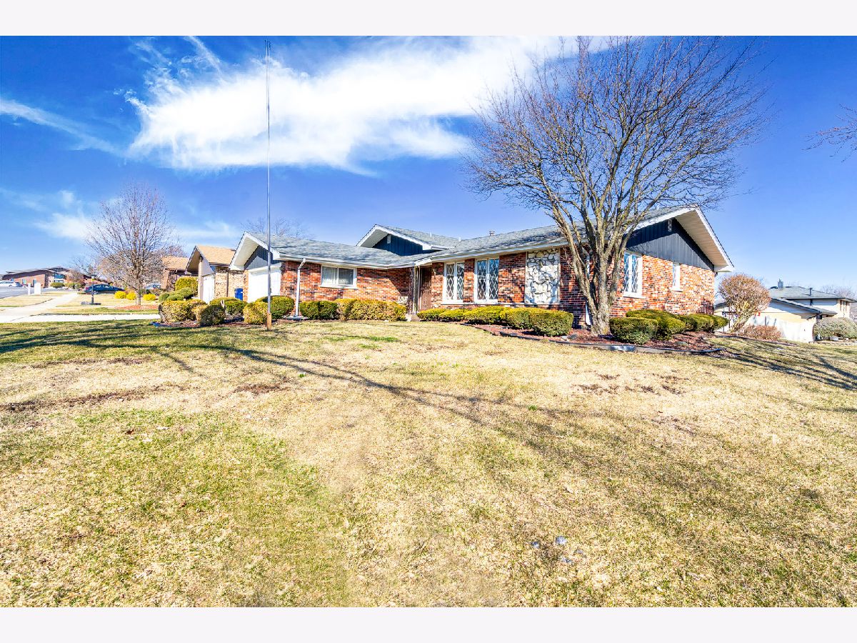 Homes Sold Silver Lake West Orland Park Illinois, 8812 Maple
