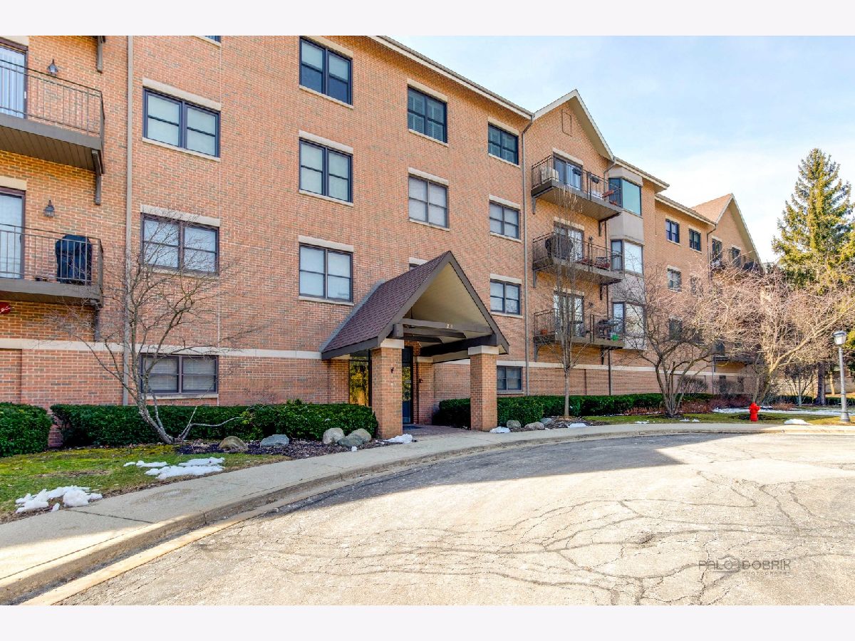 Condominiums Sold Hidden Lakes Lincolnshire Illinois, 20 Trafalgar