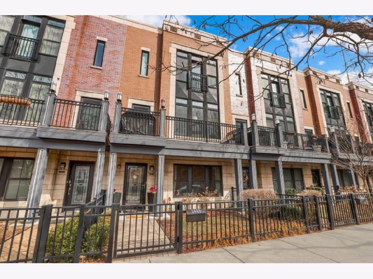 Townhomes Sold Cornelia Court Chicago Illinois, 3443 Whipple