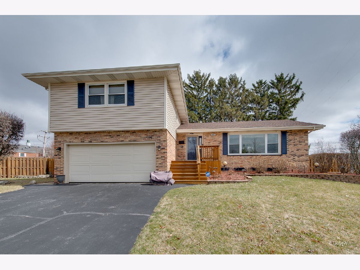 Homes Sold Heritage Addison Illinois, 816 Heritage