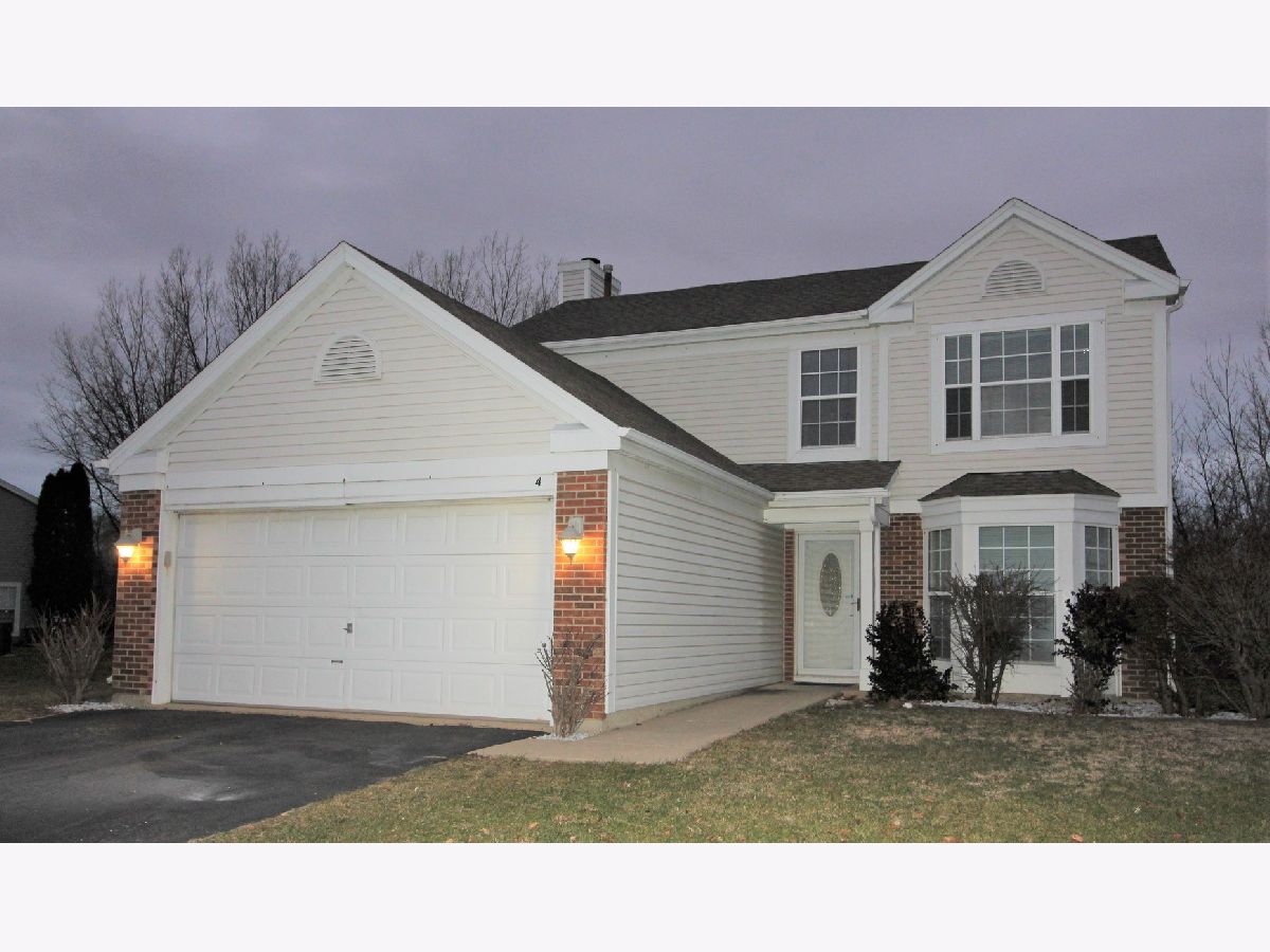 Homes Rented Cross Creek Streamwood Illinois, 4 Hummingbird