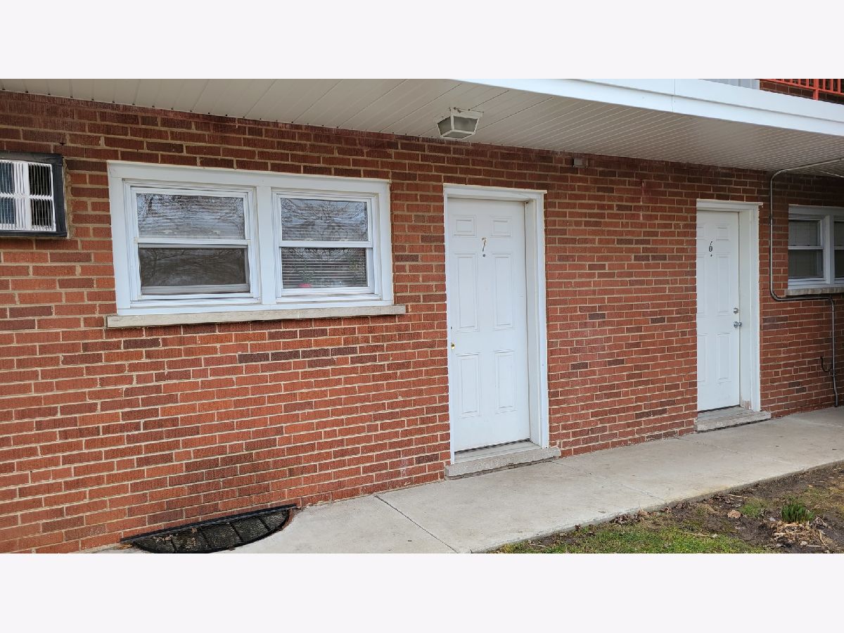 Condominiums Sold Holiday Lane Des Plaines Illinois, 1107 Holiday