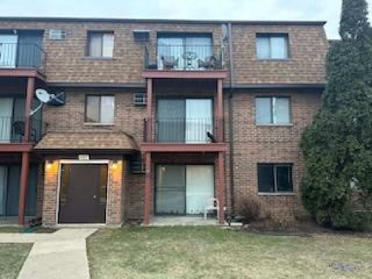 Condominiums Sold Euclid Terrace Wheeling Illinois, 491 Mchenry