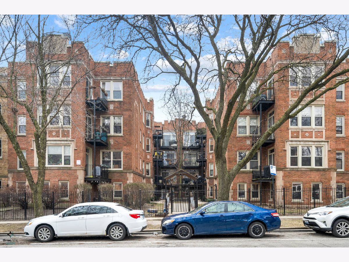 Condominiums Sold Pratt Boulevard Place Chicago Illinois, 1651 Pratt