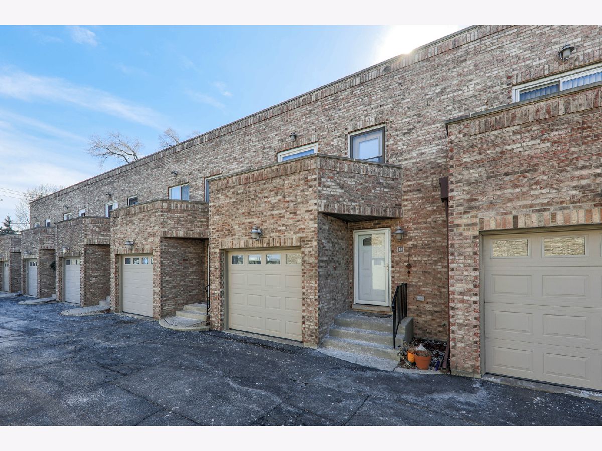 Condos & Townhomes Rented Lake Point Elmhurst Illinois, 479 Addison