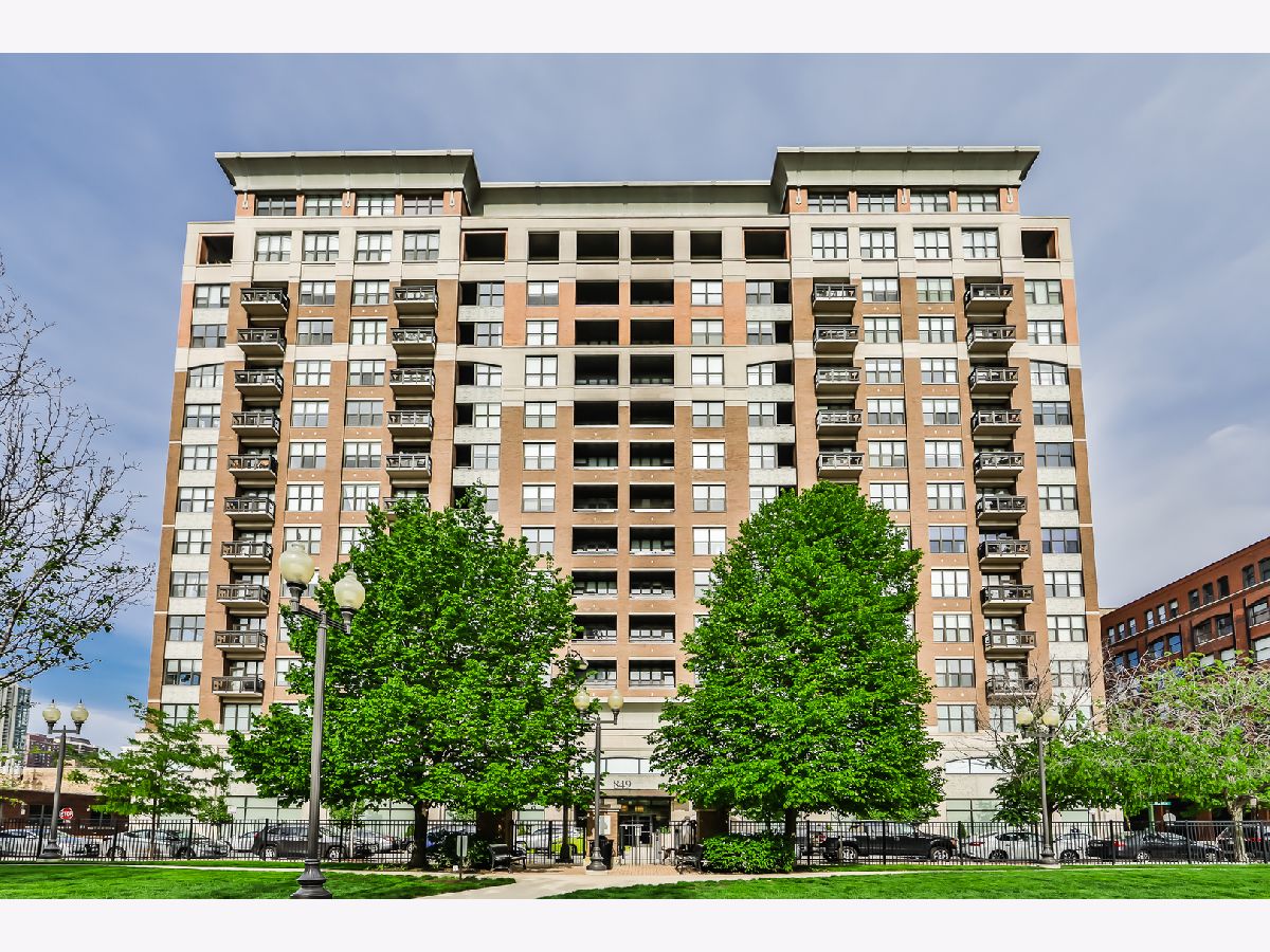 Condominiums Rented Parc Chestnut Chicago Illinois, 849 Franklin