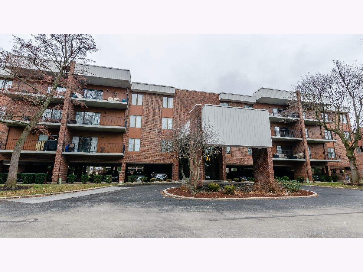 Condominiums Sold Kensington Courts Downers Grove Illinois, 6545 Main