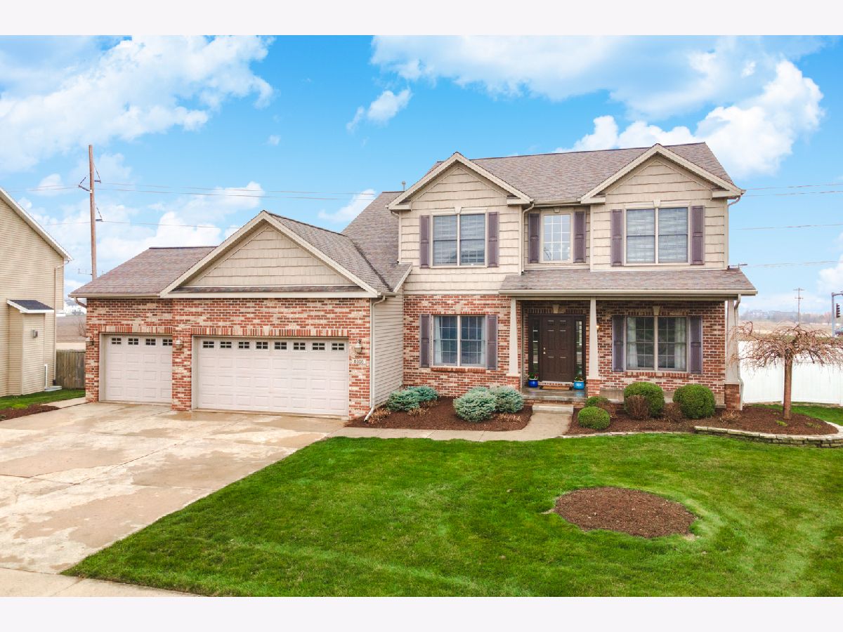 Homes & Condos & Townhomes Sold Eagle View Bloomington Illinois, 2608 Cadillac