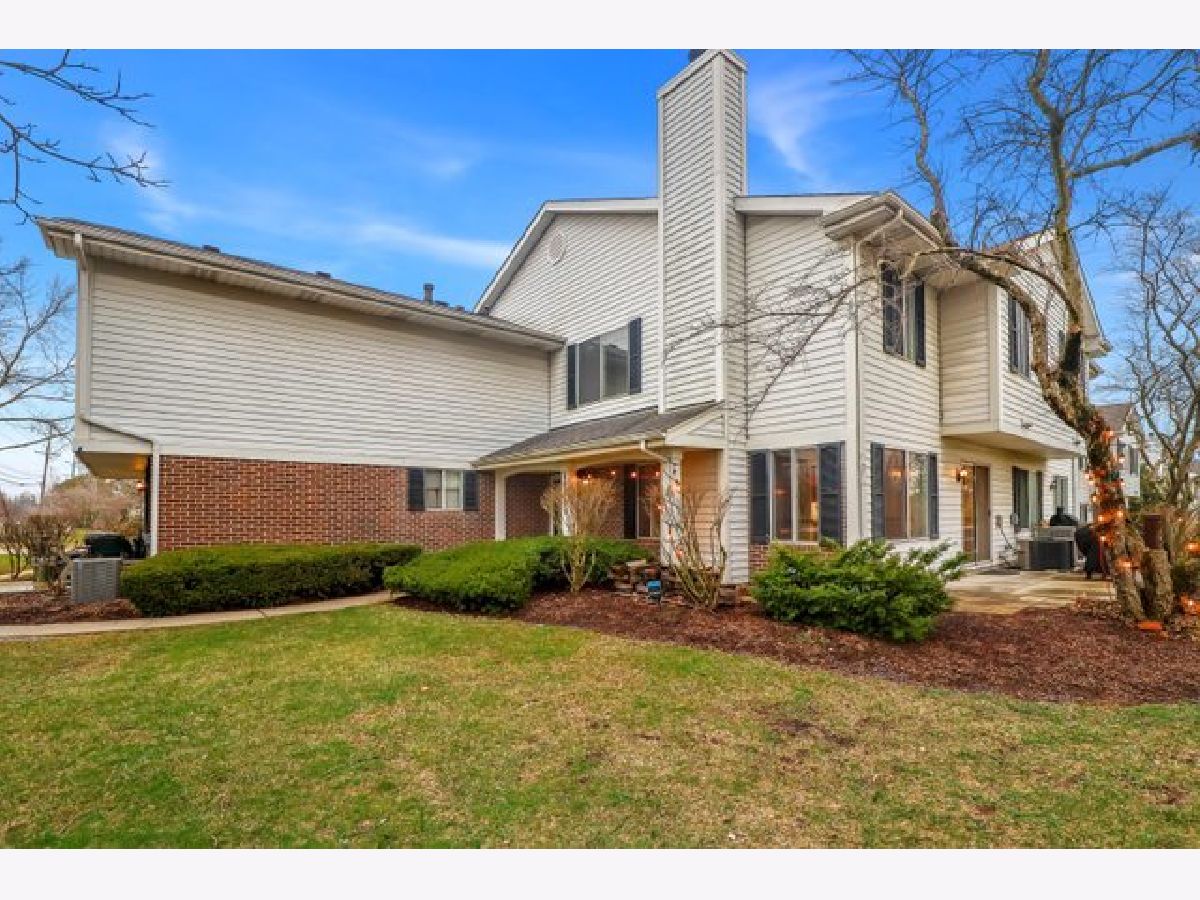 Townhomes & Condos Sold Devonshire Darien Illinois, 7969 Knottingham