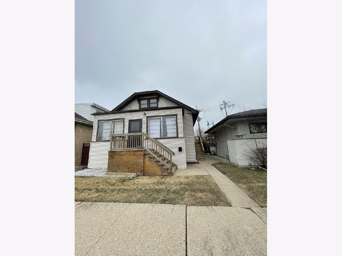 Homes & Condominiums Rented North Mayfair Chicago Illinois, 5065 Keating