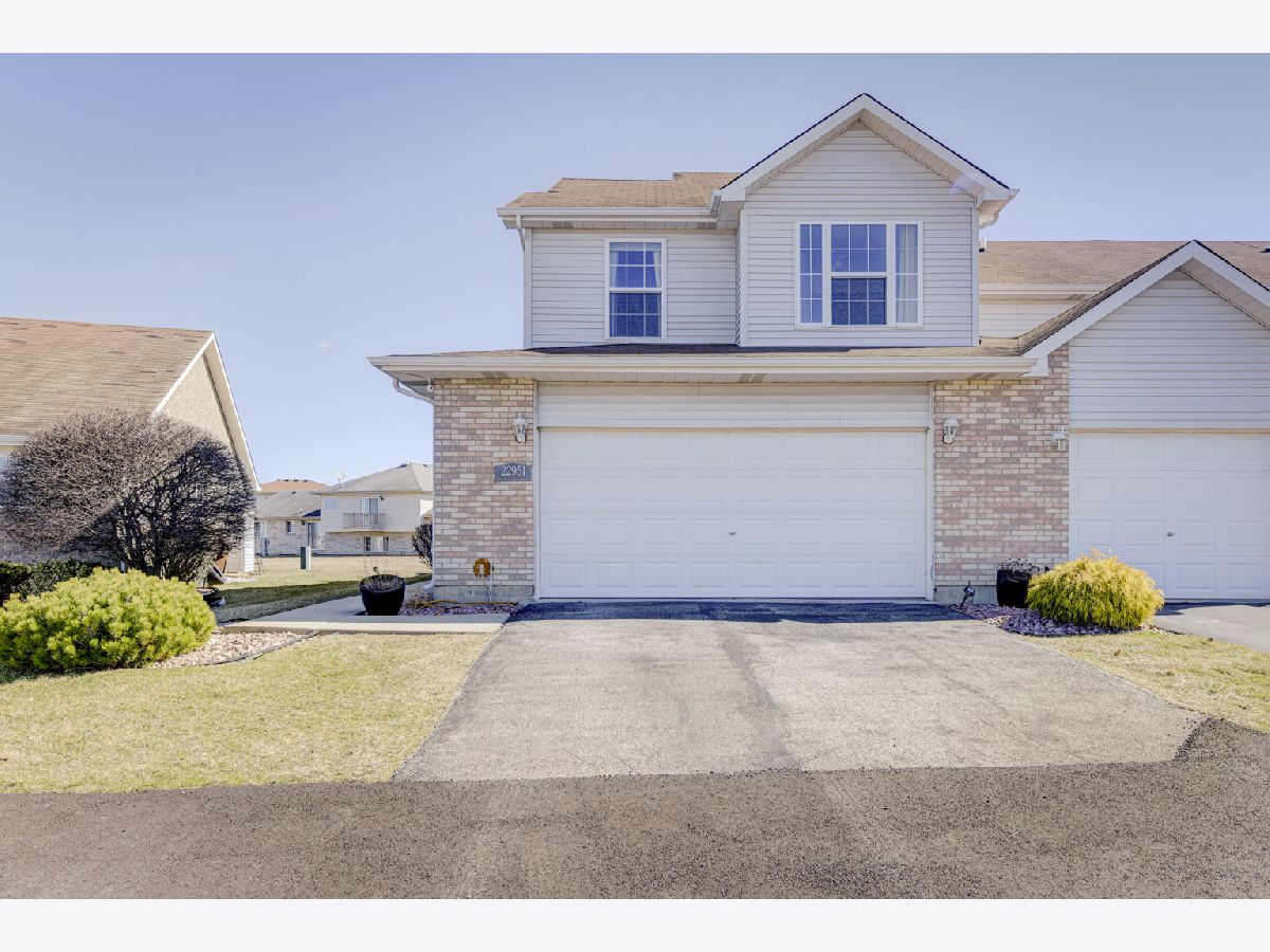 Homes & Townhomes Sold Greenfield Richton Park Illinois, 22951 Westwind