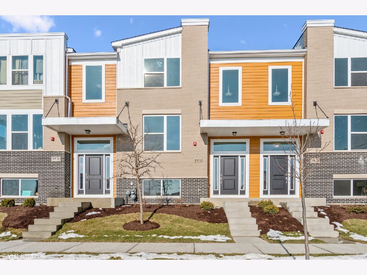 Condos & Townhomes Rented Everton Warrenville Illinois, 29W732 Cambridge
