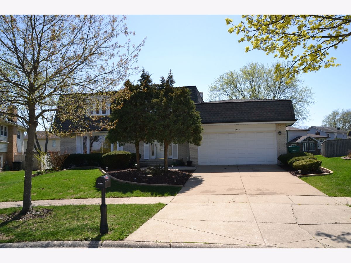 Homes Rented Farmingdale Cove Westmont Illinois, 1222 Bay