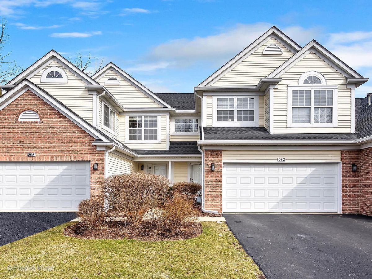 Townhomes & Condos & Homes Sold Willow Creek West Chicago Illinois, 963 Ainsley
