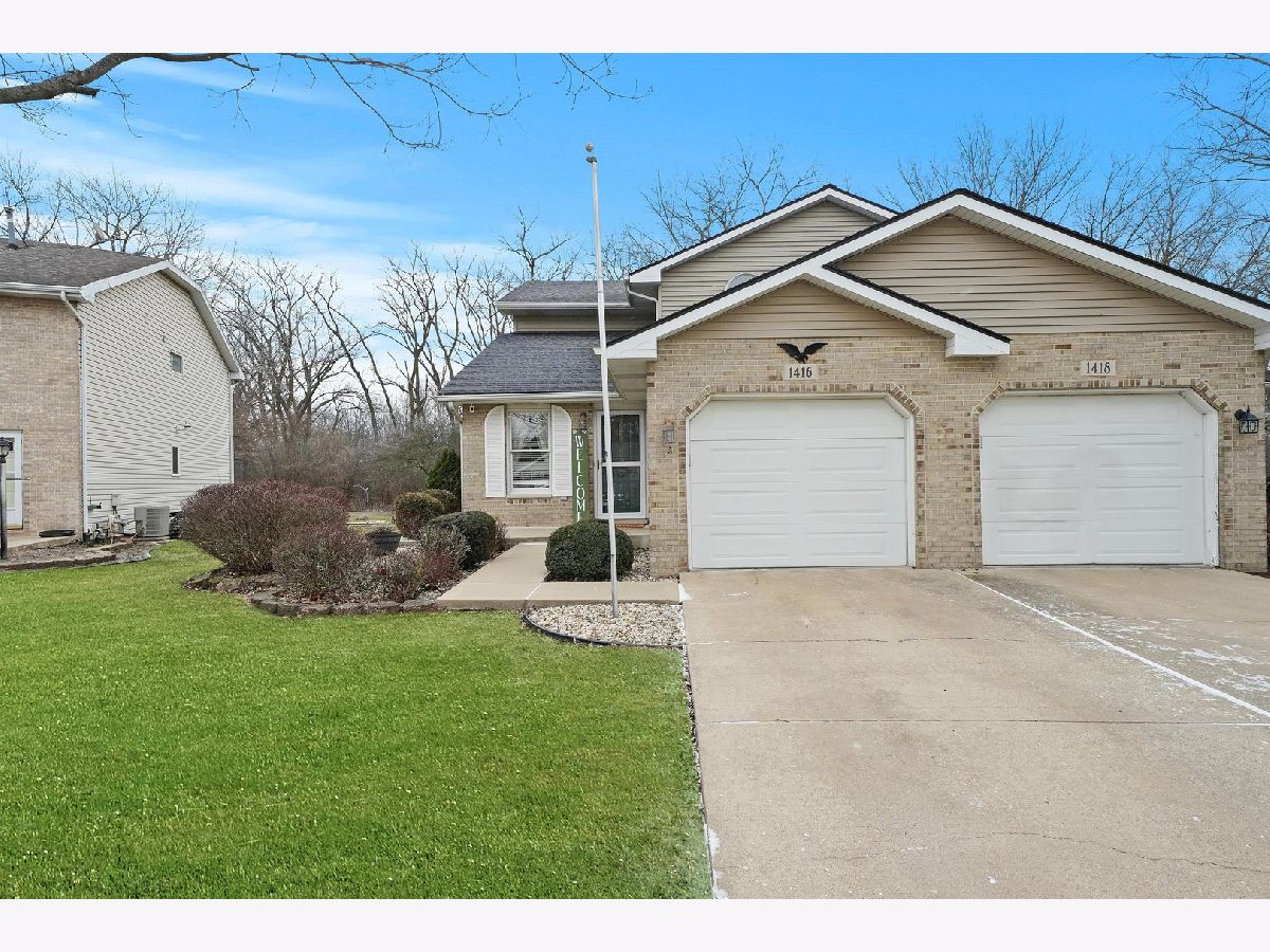Townhomes Sold Pleasant Grove Lockport Illinois, 1416 Strawberry Hill